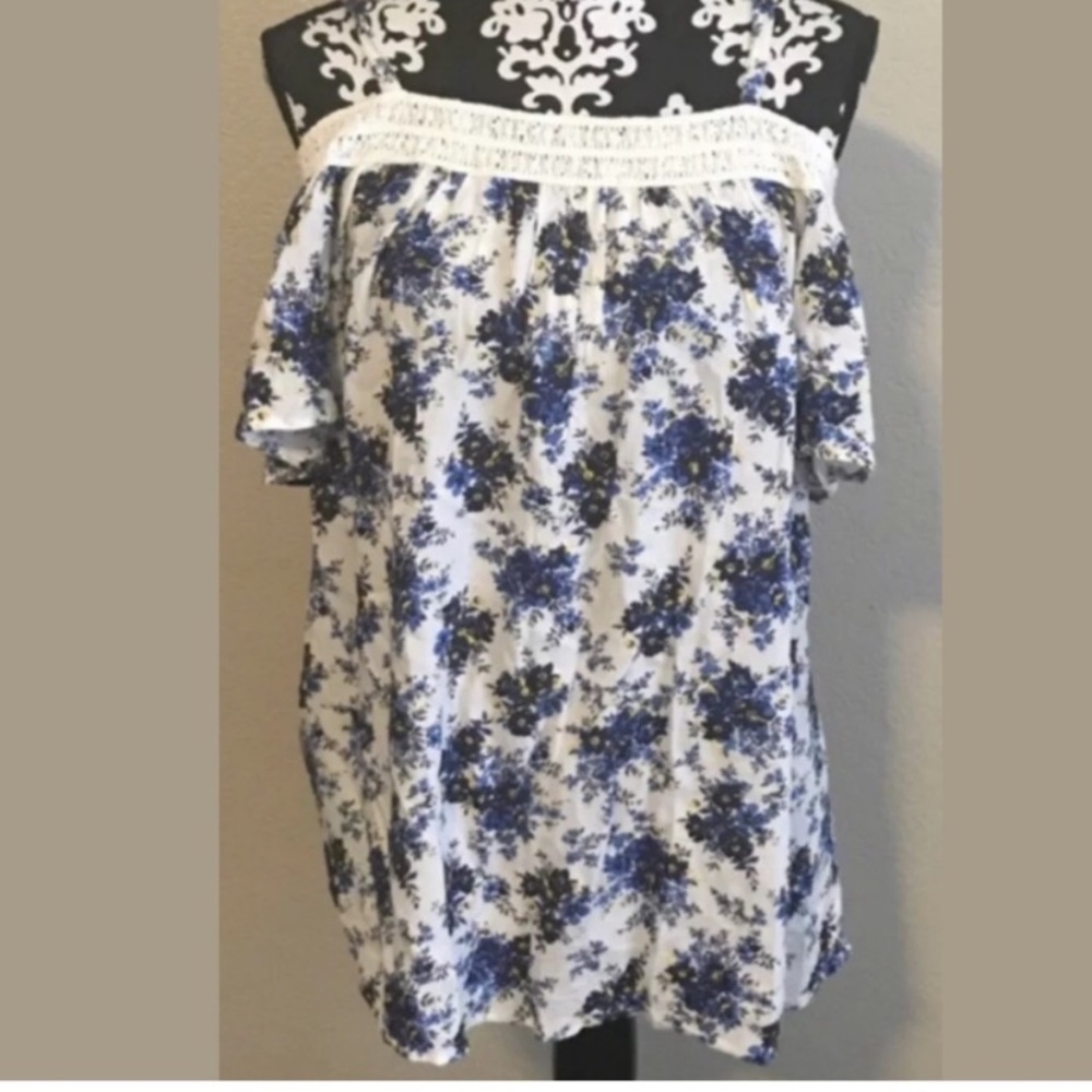 Torrid Floral Off shoulder Blouse NWT